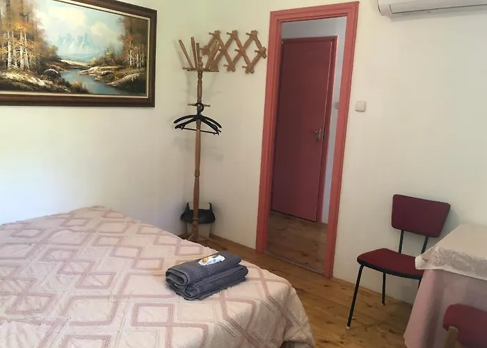 R&b Vendeghaz בית אירוח *